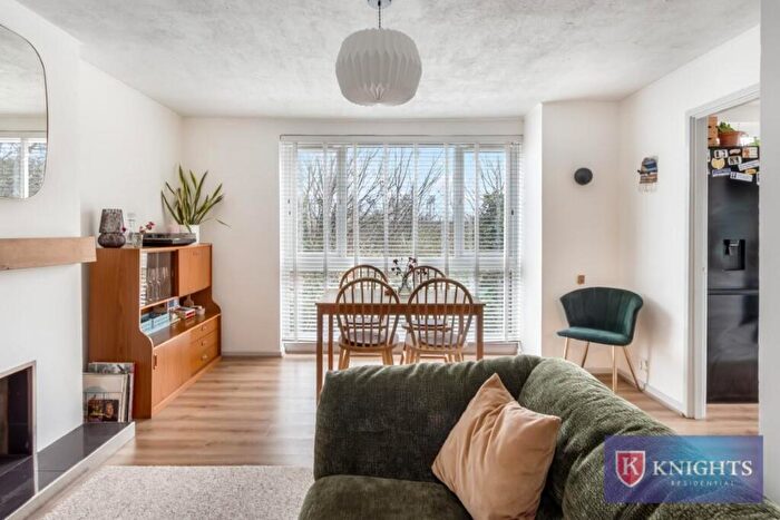 2 Bedroom Apartment For Sale In Shelbourne Road, Tottenham Hale, London, N17