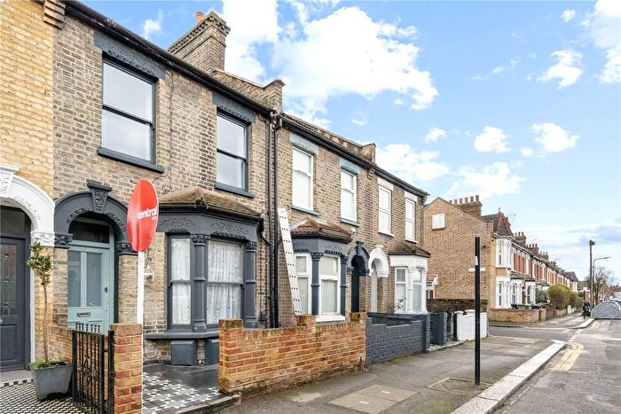1 Bedroom Flat For Sale In Ringwood Road, Walthamstow, London, E17