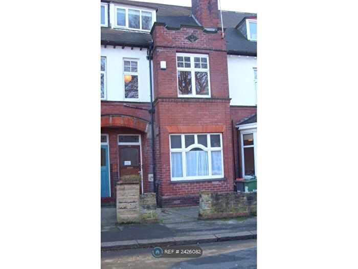 5 Bedroom Semi-Detached House To Rent In St. Michaels Crescent, Leeds, LS6