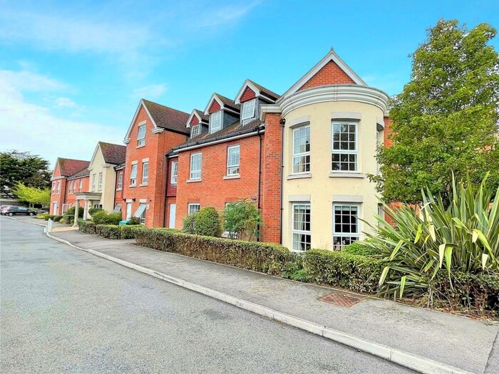 1 Bedroom Property To Rent In Church Street, Littlehampton, West Sussex, BN17