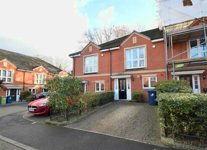 3 Bedroom Property To Rent In Pendlewood Close, Near Pitshanger Lane, Ealing, W5