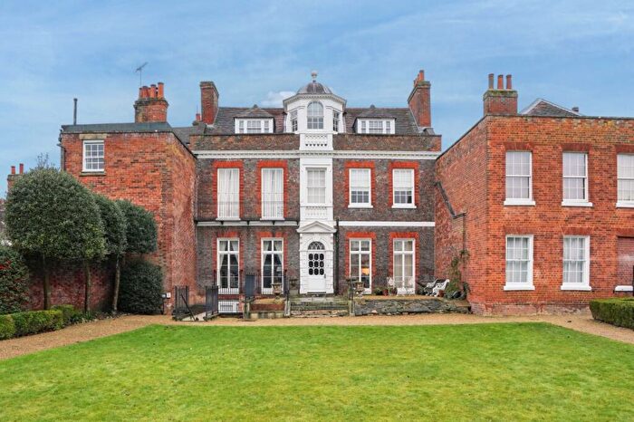 2 Bedroom Apartment To Rent In East St. Helen Street, Abingdon, OX14