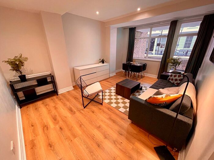3 Bedroom Flat To Rent In Lancaster Gate, Hyde Park, W2