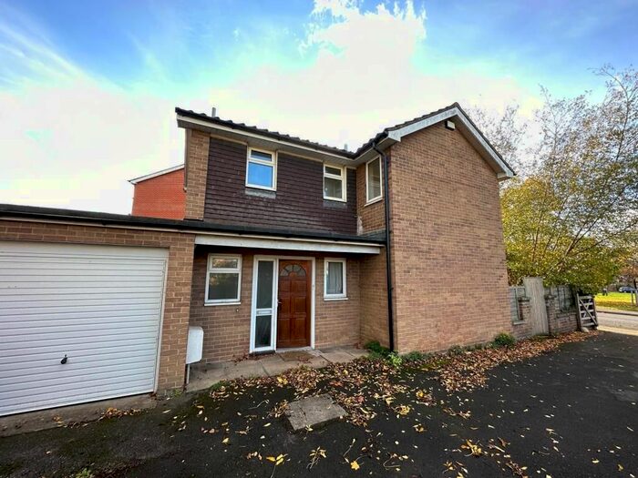 3 Bedroom Detached House To Rent In The Oval, East Oxford, OX4