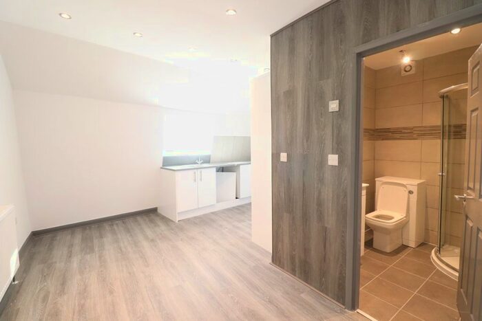 1 Bedroom Flat To Rent In Upper Tooting Road, London, SW17