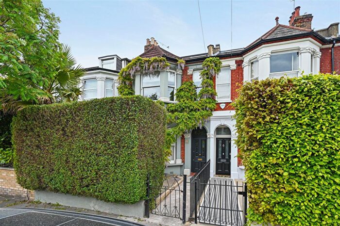 4 Bedroom Property For Sale In Percy Road, London, W12
