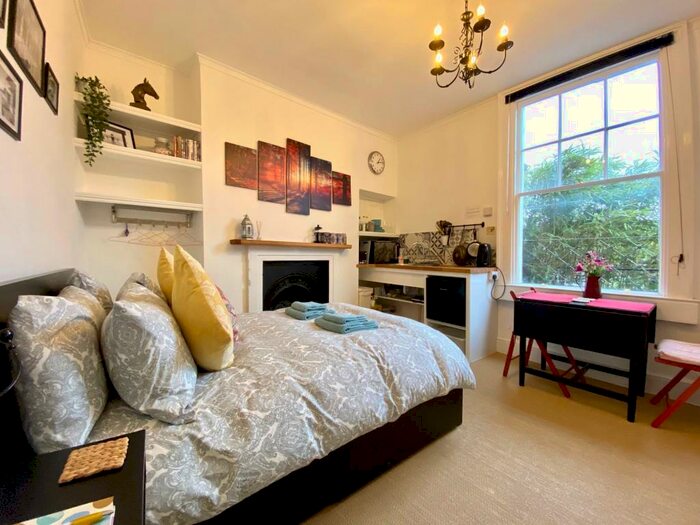 Studio To Rent In Nelson Place East, Bath, BA1