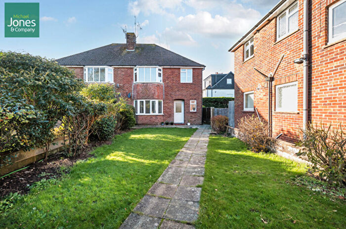 2 Bedroom Flat To Rent In Loxwood Avenue, Worthing, West Sussex, BN14