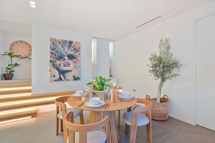 2 Bedroom Flat For Sale In Vinery Way, London, W6