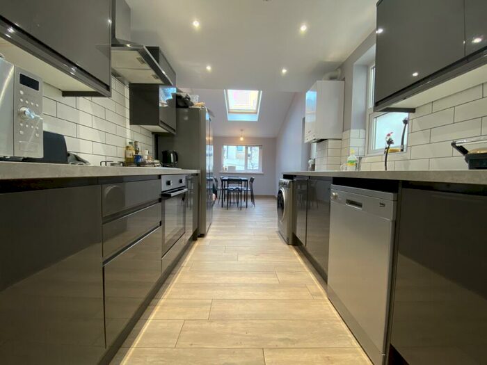 6 Bedroom Terraced House To Rent In Rhymney Street, Cathays, CF24