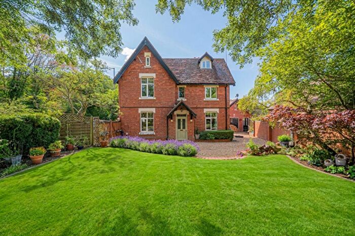 4 Bedroom Detached House For Sale In Stratford Road, Hockley Heath, B94