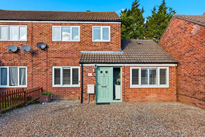 4 Bedroom Semi-Detached House For Sale In Boleyn Way, Boreham, CM3