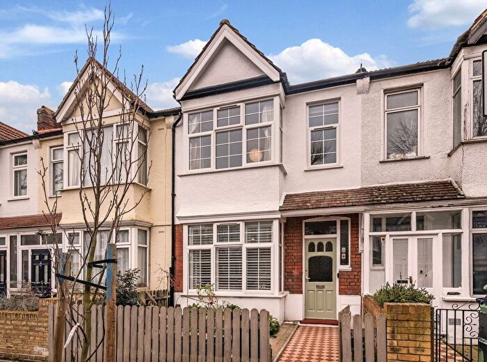 3 Bedroom Property For Sale In Derwent Road, Ealing, W5
