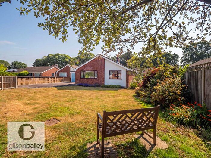 3 Bedroom Detached Bungalow For Sale In Elm Road, Lingwood, NR13