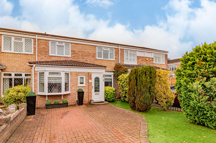 3 Bedroom Terraced House For Sale In White Horse Road, Windsor, Berkshire, SL4
