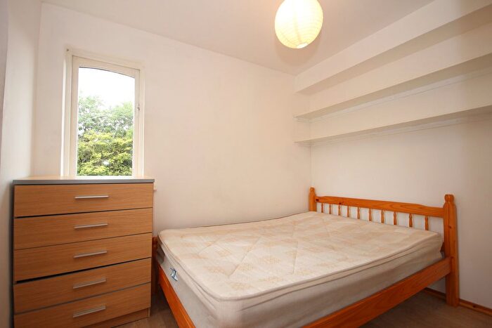 1 Bedroom Flat To Rent In Cornmow Drive, Dollis Hill, NW10
