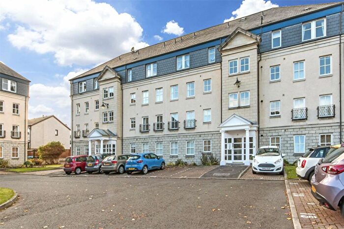 2 Bedroom Flat To Rent In C South Inch Court, Perth, PH2
