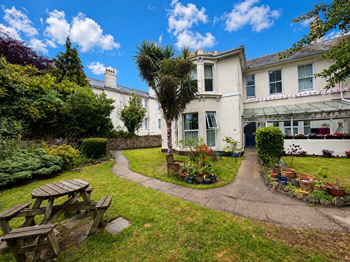 1 Bedroom Flat To Rent In Totnes Road, Paignton, Devon, TQ4