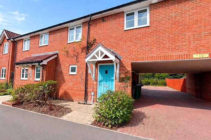 2 Bedroom Flat For Sale In Claines Street, Holybourne, Alton, Hampshire, GU34