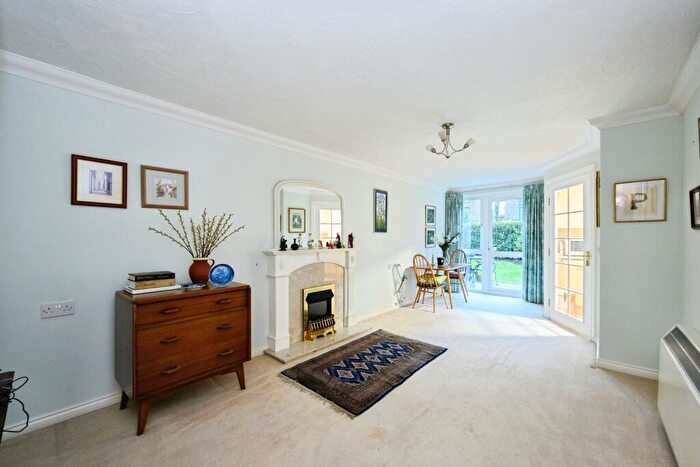 2 Bedroom Flat For Sale In Cavendish Road, Sutton, SM2