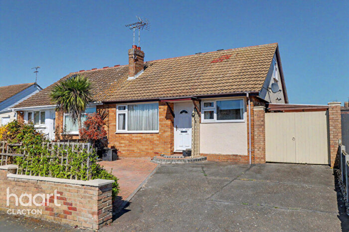5 Bedroom Semi-Detached Bungalow For Sale In Lymington Avenue, Clacton-On-Sea, CO15