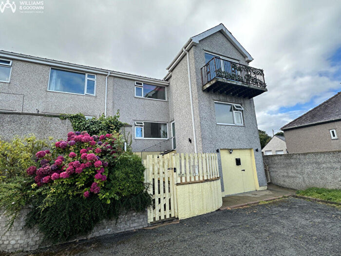 4 Bedroom Semi-Detached House For Sale In Trem Y Foel, Felinheli, LL56