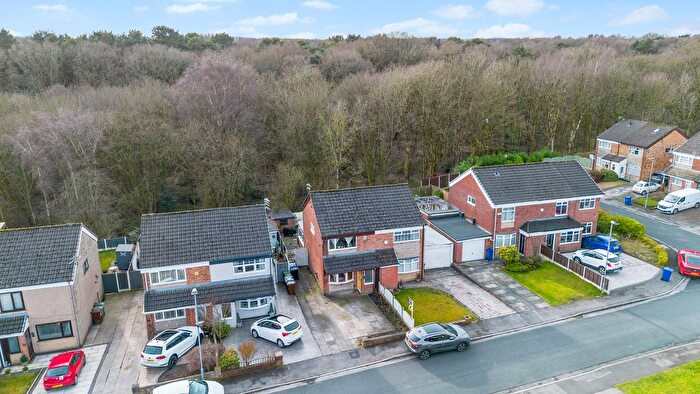 3 Bedroom Semi Detached House For Sale In Sandpiper Road, Wigan, WN3