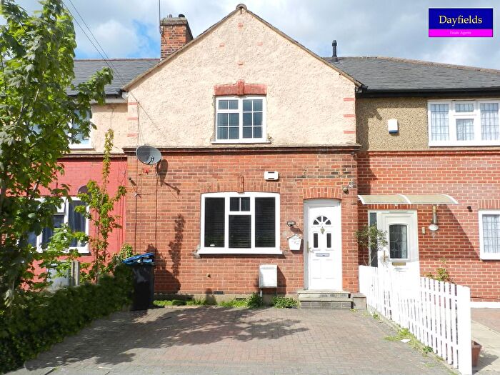 3 Bedroom Terraced House For Sale In Central Avenue, Enfield, EN1