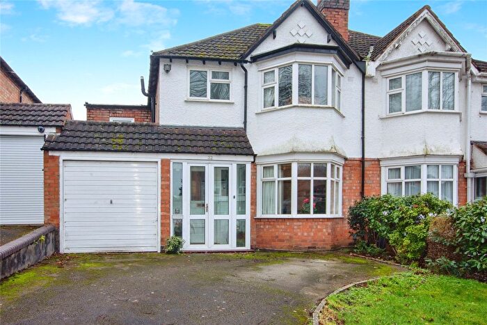 4 Bedroom Semi Detached House For Sale In Burnaston Road, Birmingham, West Midlands, B28