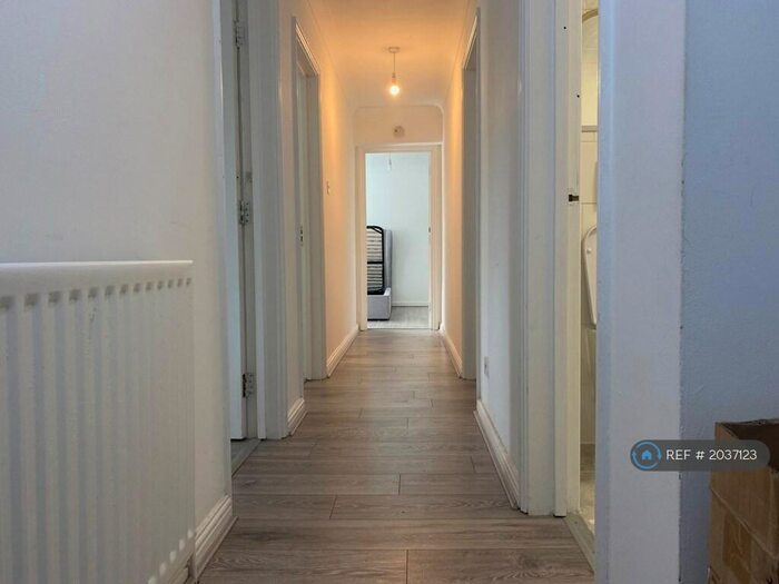 2 Bedroom Flat To Rent In Nightingale Court, London, NW9