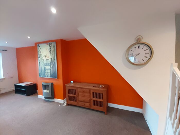 4 Bedroom Apartment To Rent In King Lane, Moortown, Leeds, LS17