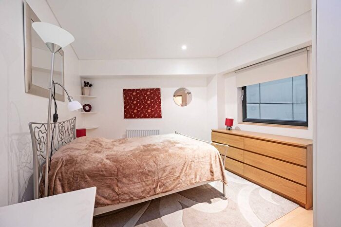 1 Bedroom Flat To Rent In Britton Street, Clerkenwell, London, EC1M