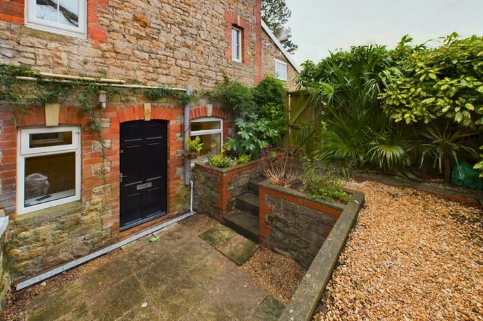 2 Bedroom Apartment To Rent In Channel Road, Clevedon, Avon, BS21