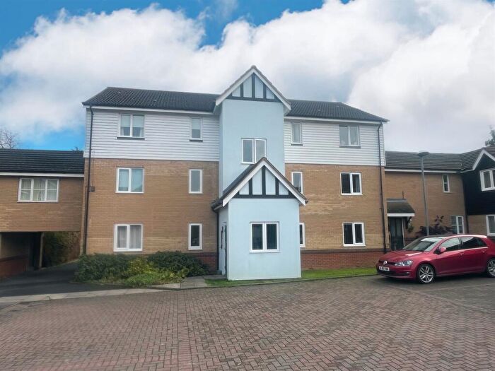 2 Bedroom Flat For Sale In Horn Book, Saffron Walden, CB11
