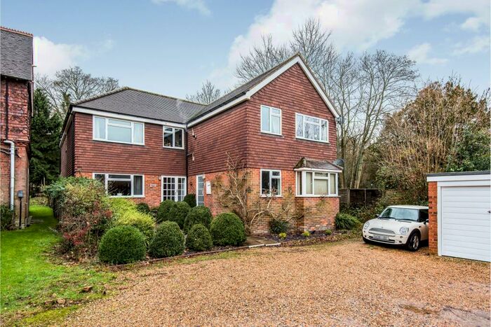 1 Bedroom Apartment To Rent In The Street, Shalford, GU4