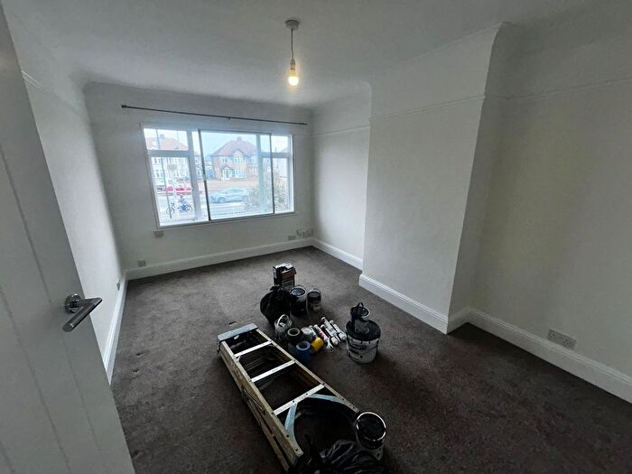 3 Bedroom Flat To Rent In Woodside Lane, Bexley, DA5