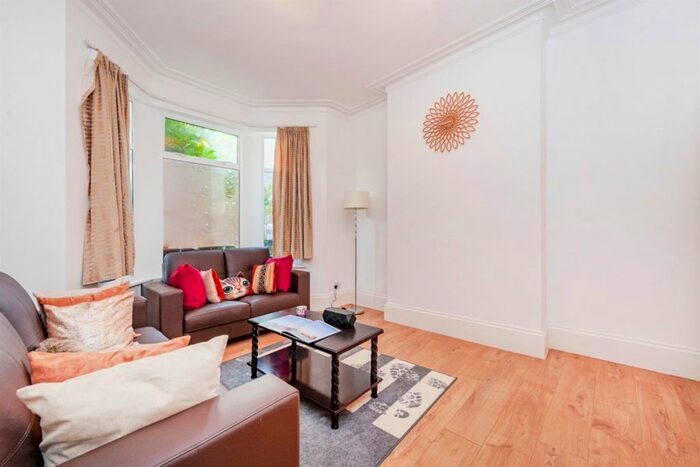 4 Bedroom Property To Rent In Landor Road, London, SW9