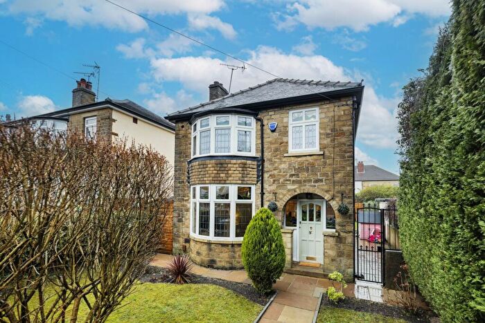 3 Bedroom Detached House For Sale In Old Road, Farsley, Pudsey, West Yorkshire, LS28