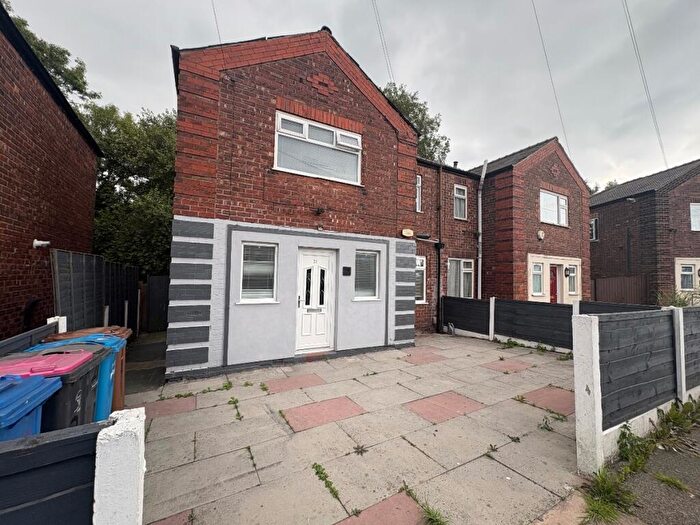 3 Bedroom Semi-Detached House To Rent In Whitehead Road, Swinton, Manchester, M27