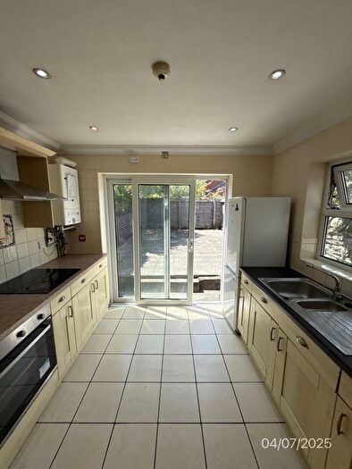 7 Bedroom Terraced House To Rent In Mackintosh Place, Roath, Cardiff, CF24