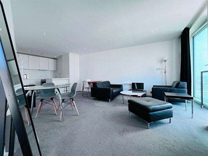 1 Bedroom Apartment To Rent In Rotunda, New Street, B2