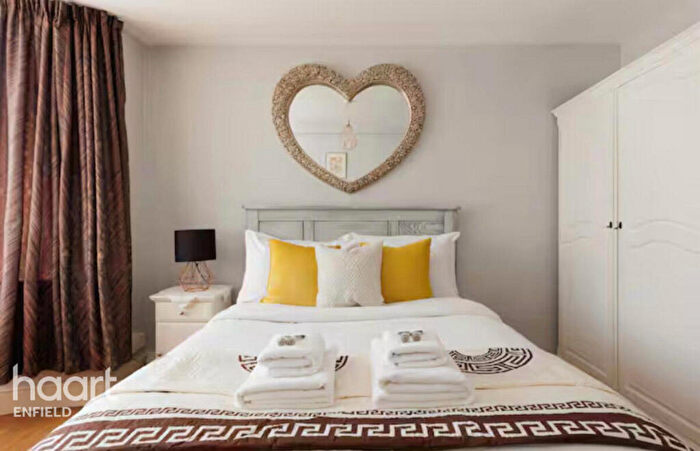 2 Bedroom Apartment To Rent In Great Cambridge Road, Enfield, EN1