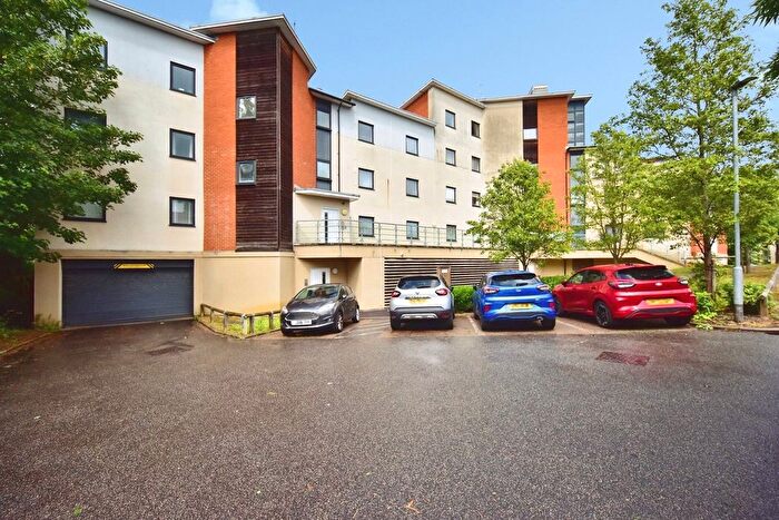 2 Bedroom Flat For Sale In Hughenden Reach, Tovil, Maidstone, Kent, ME15