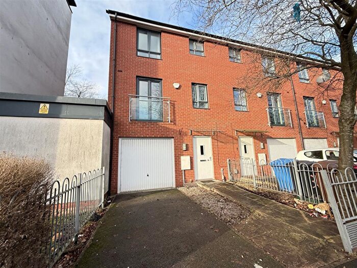 3 Bedroom Town House For Sale In Alban Street, New Broughton, Salford, M7