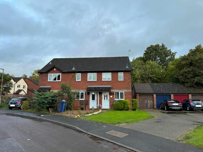 2 Bedroom Terraced House To Rent In Kestrel Way, Bicester, OX26
