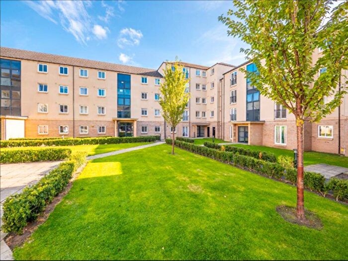 2 Bedroom Flat To Rent In Flaxmill Place, Newhaven, Edinburgh, EH6