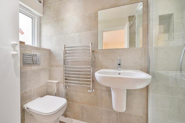 2 Bedroom Flat To Rent In Brunswick Square Hove, BN3