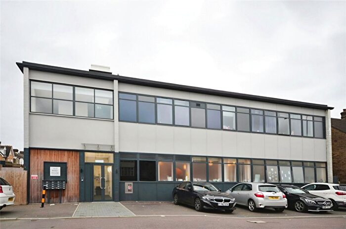 1 Bedroom Flat To Rent In Victoria Road, Romford, Essex, RM1