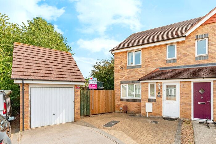 3 Bedroom Semi-Detached House For Sale In Goodwin Close, Wellingborough, NN8