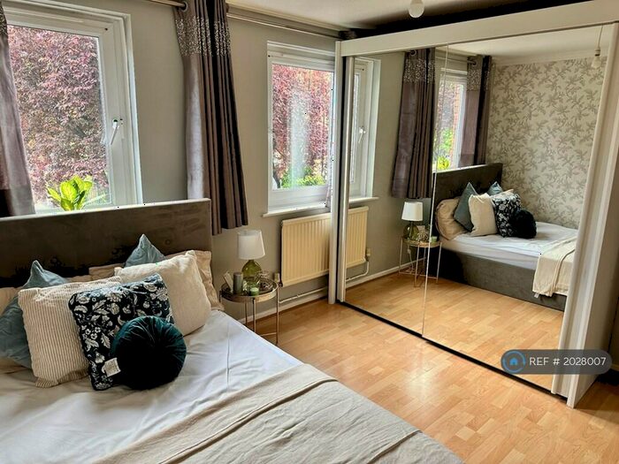 4 Bedroom Terraced House To Rent In Saltwell Street, London, E14